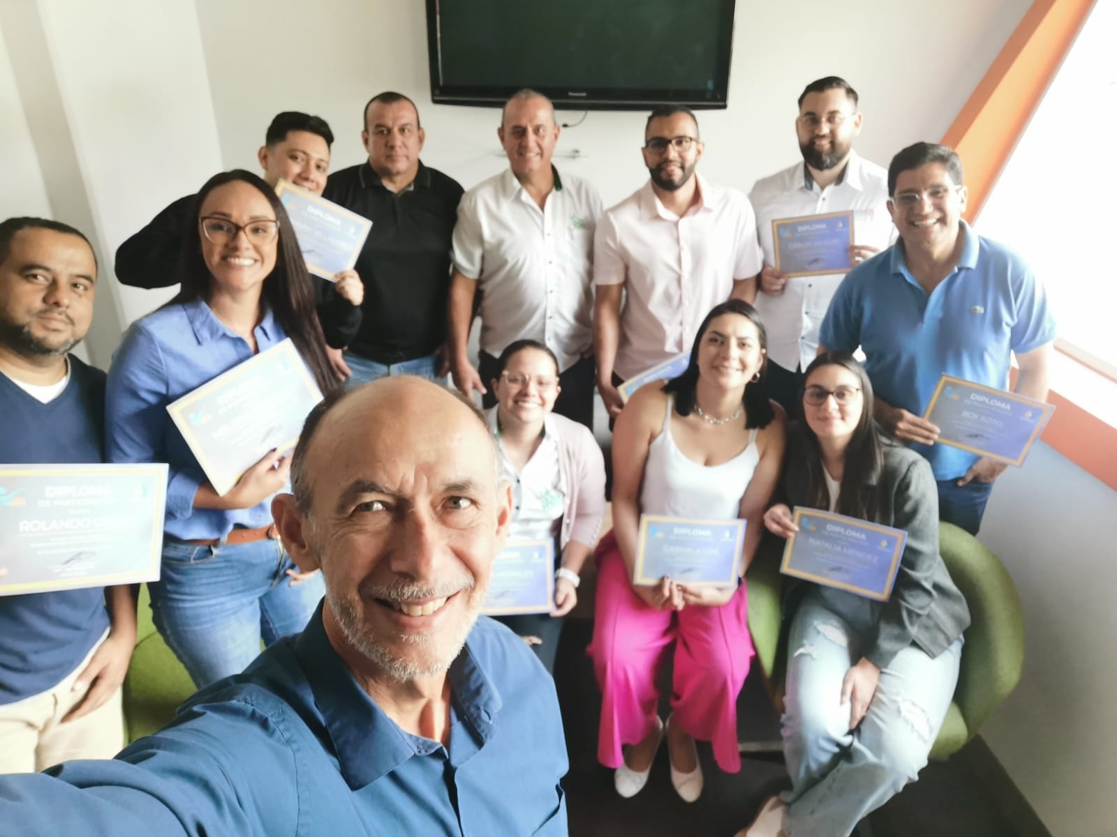 Graduados America DG